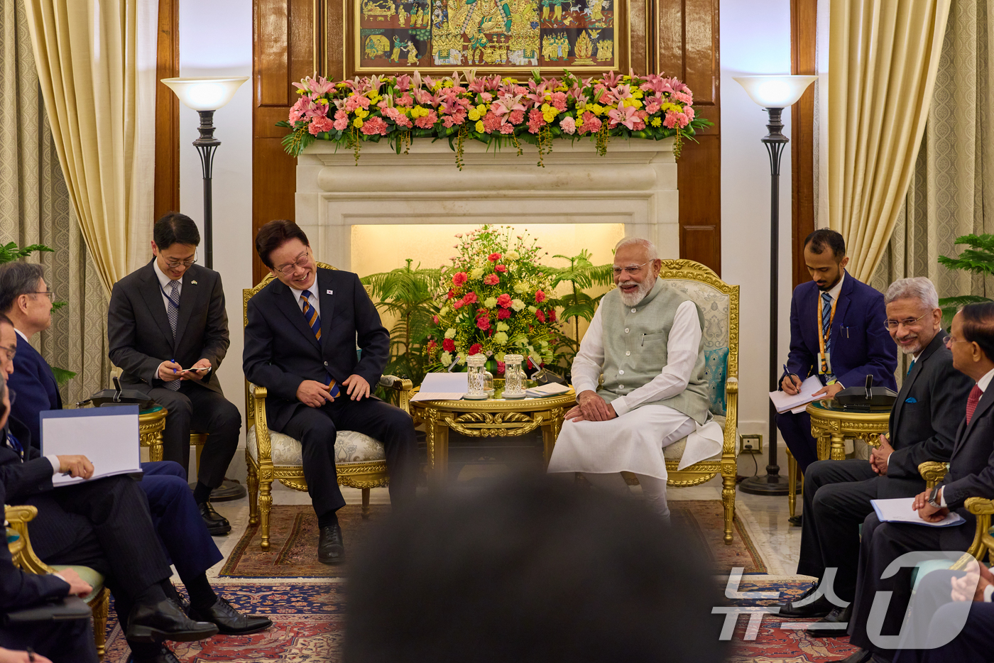 (뉴델리(인도)=뉴스1) 이재명 기자 = 이재명 대통령과 나렌드라 모디 인도 총리가 20일 뉴델리 영빈관에서 소인수회담을 하고 있다. (공동취재) 2026.4.20/뉴스1