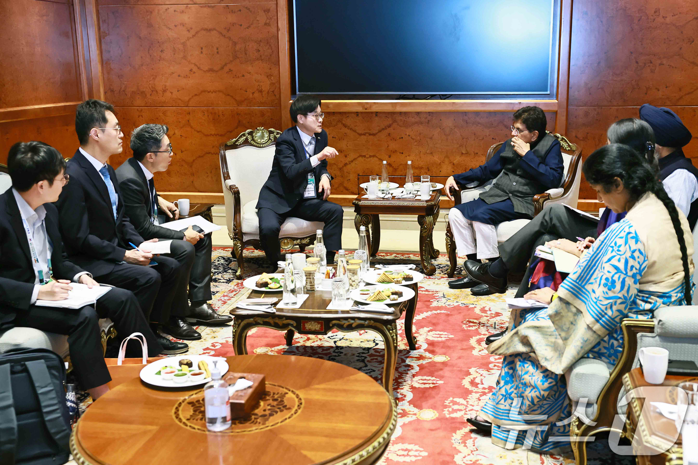 (뉴델리=뉴스1) = 김정관 산업통상부 장관이 20일(현지시간) 인도 뉴델리 바라트 만다팜 컨벤션센터에서 피유시 고얄 인도 상공부 장관과 한-인도 산업협력위원회 등 정상회담 후속조 …