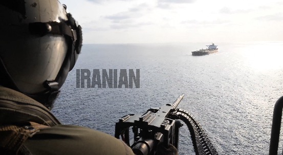 美 "호르무즈 봉쇄 시작 후 27척 선박 항로 변경 또는 복귀"