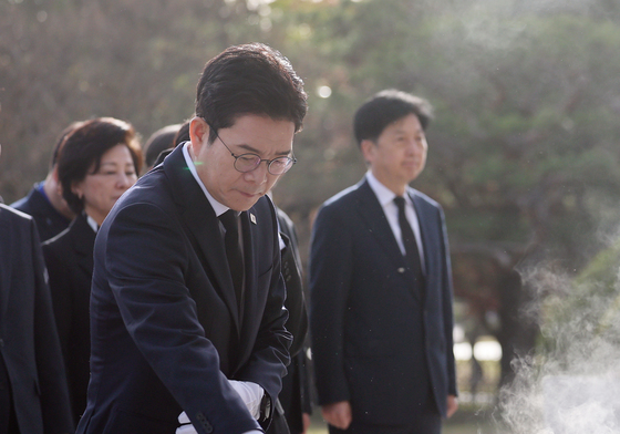 분향하는 정원오 후보