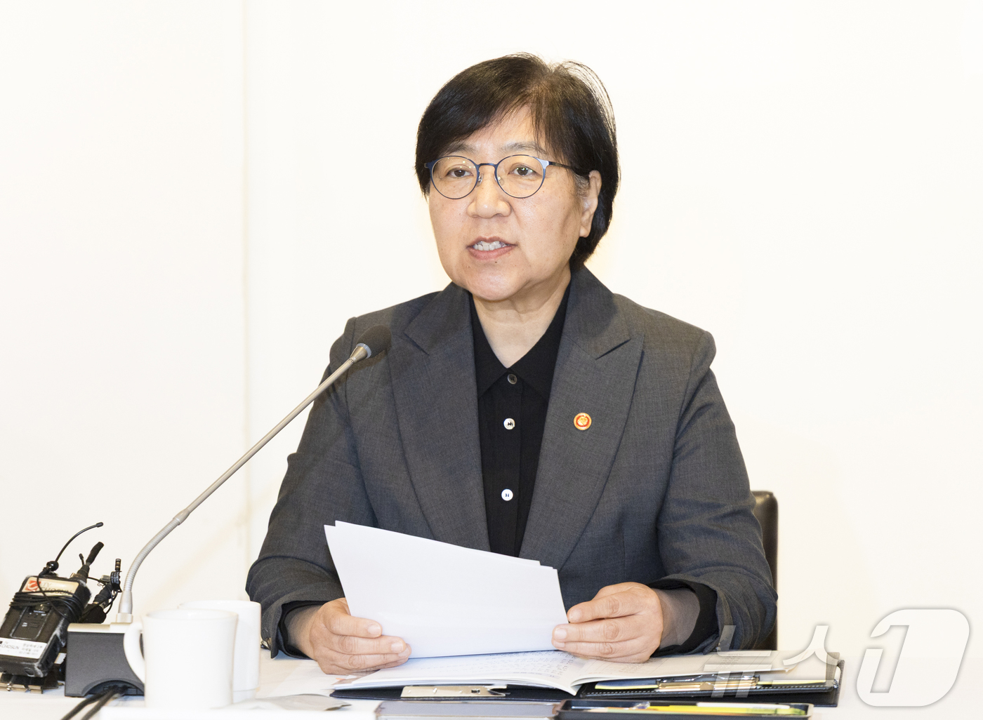 (서울=뉴스1) = 정은경 보건복지부 장관이 21일 오전 서울 중구 컨퍼런스하우스 달개비에서 열린 중동전쟁 대응 제4차 보건의약단체 회의'에서 모두발언을 하고 있다. (보건복지부 …