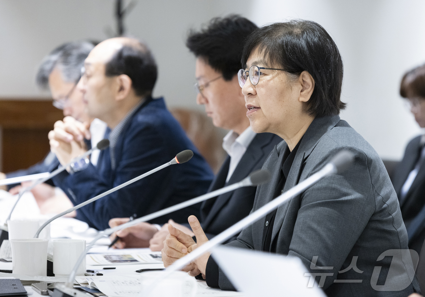 (서울=뉴스1) = 정은경 보건복지부 장관이 21일 오전 서울 중구 컨퍼런스하우스 달개비에서 열린 중동전쟁 대응 제4차 보건의약단체 회의'에서 모두발언을 하고 있다. (보건복지부 …