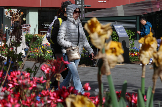 황사 물러가지만 전국 흐려…남부·제주 비 소식[오늘날씨]