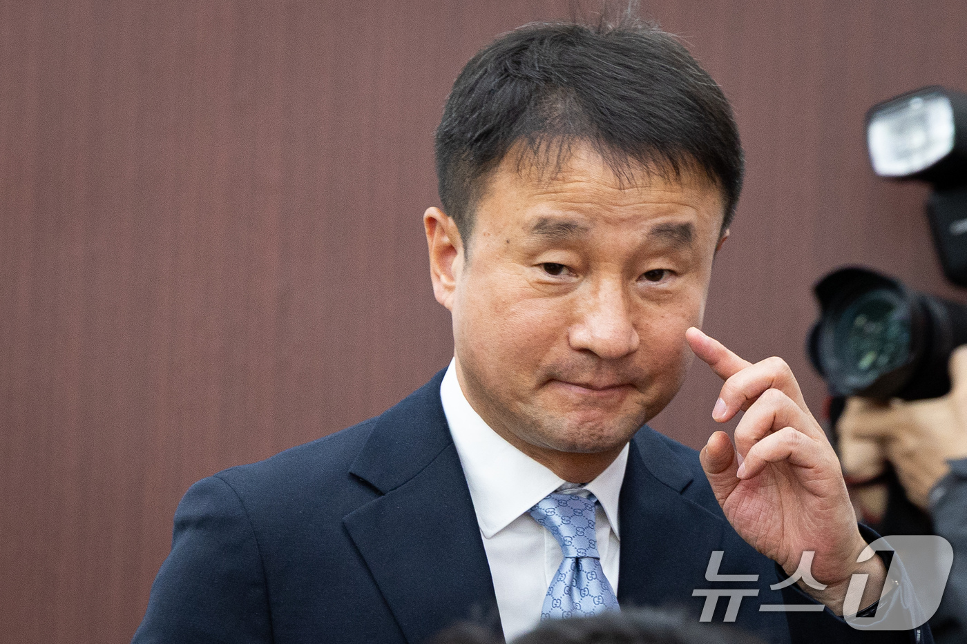 (서울=뉴스1) 유승관 기자 = 한병도 더불어민주당 원내대표가 21일 서울 여의도 국회에서 열린 원내대책회의에 참석하고 있다. 2026.4.21/뉴스1