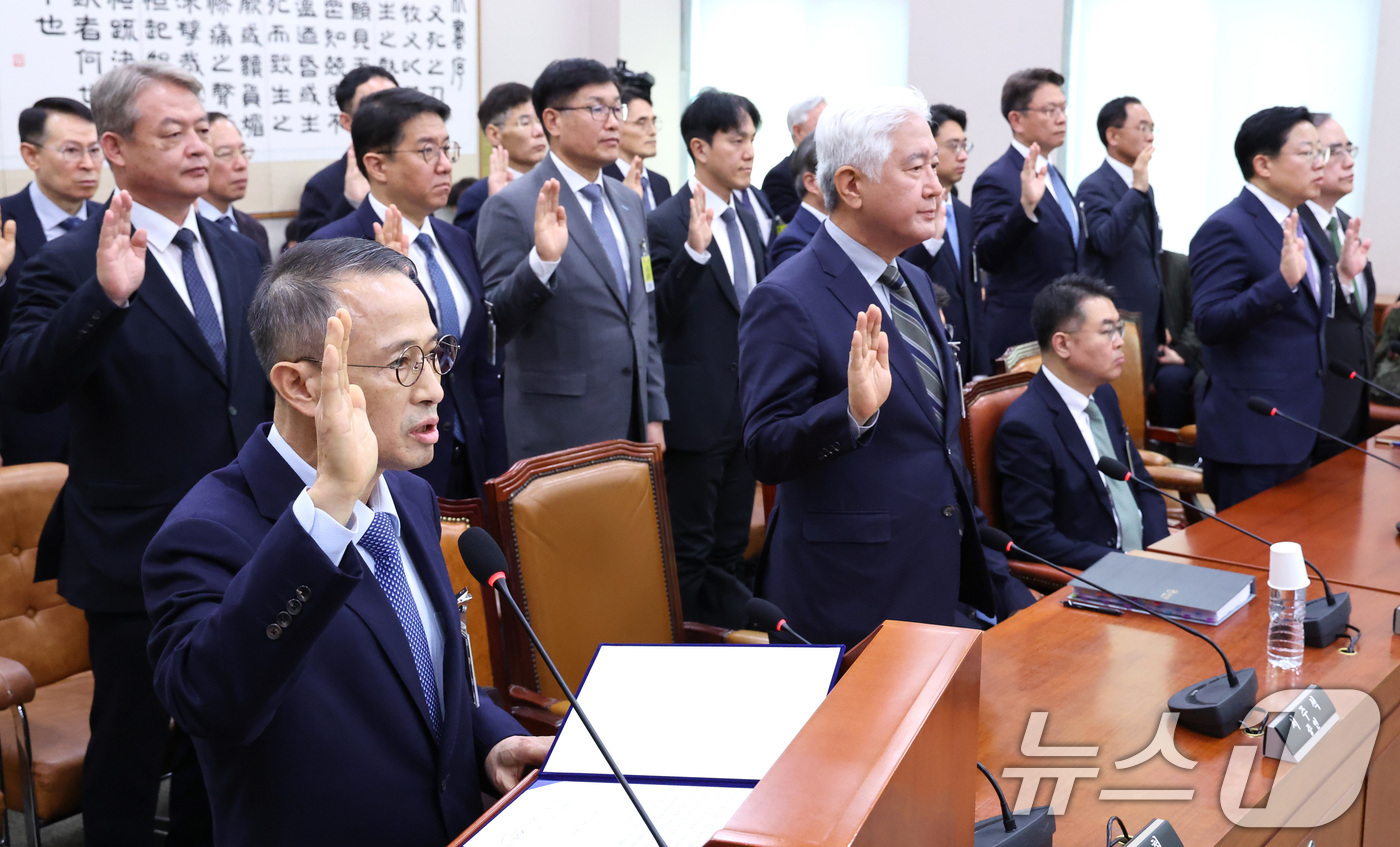 (서울=뉴스1) 신웅수 기자 = 김규현 전 국정원장이 21일 서울 여의도 국회 윤석열정권정치검찰조작기소의혹사건진상규명국정조사특별위원회에서 열린 서해 공무원 피격·통계조작·‘윤석열 …