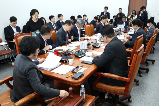 정보통신방송미디어법안소위 개의하는 김현