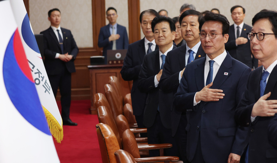 金총리 "중동 불확실성 대응 유지…요소 방출·유가 안정 총력"