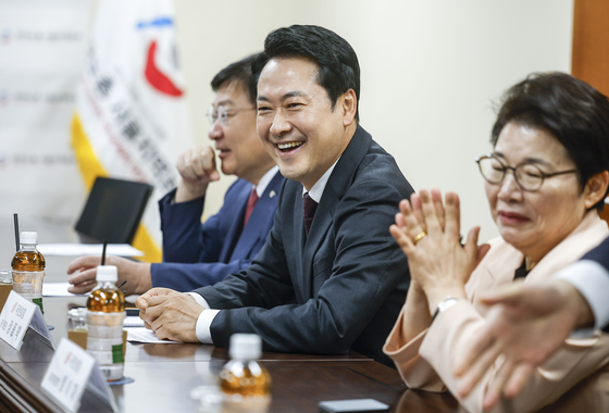 장동혁 대표 '활짝'