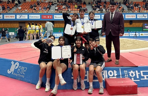 괴산군청 여자 씨름단 증평인삼배 전국대회서 맹활약