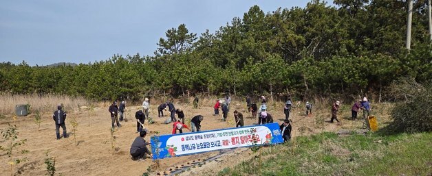 보령시·중부발전, 삽시도에 동백나무 200본 심어