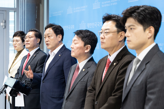 野 경기 국회의원 '장동혁 사퇴' 기자회견 보류…일부서 반대 입장 전해
