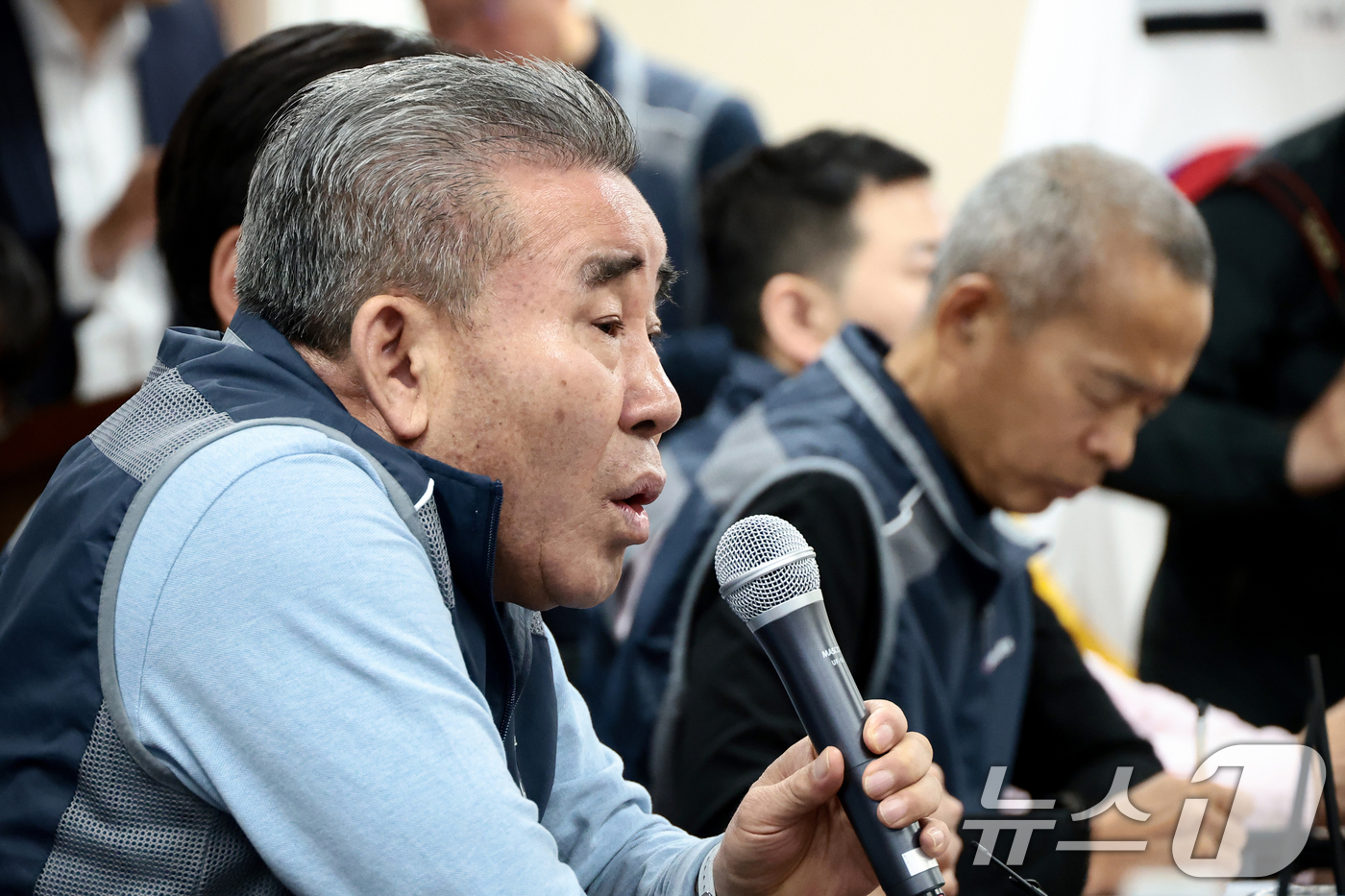 (서울=뉴스1) 안은나 기자 = 김기철 한국노총 서울지역본부 의장이 21일 서울 영등포구 한국노총 서울지역본부에서 열린 국민의힘과의 간담회에서 인사말을 하고 있다. (공동취재) 2 …