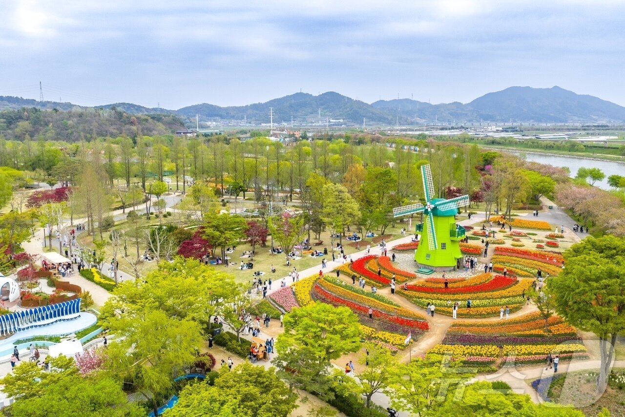 본문 이미지 - 순천만국가정원 네덜란드 정원, (순천시 제공. 재판매 및 DB금지)/뉴스1