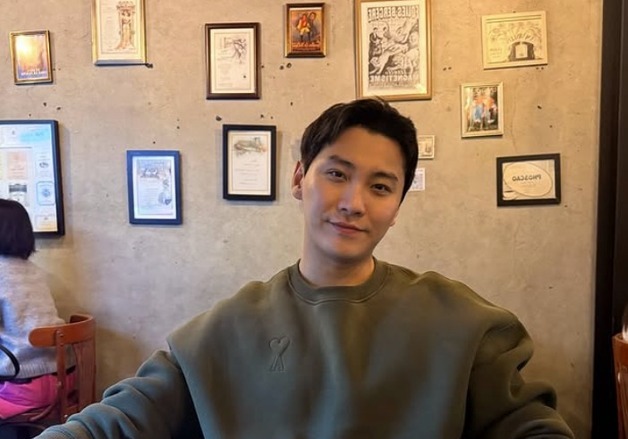 '연에계 은퇴' FT아일랜드 출신 송승현, 아빠 된다…"곧 만나자"