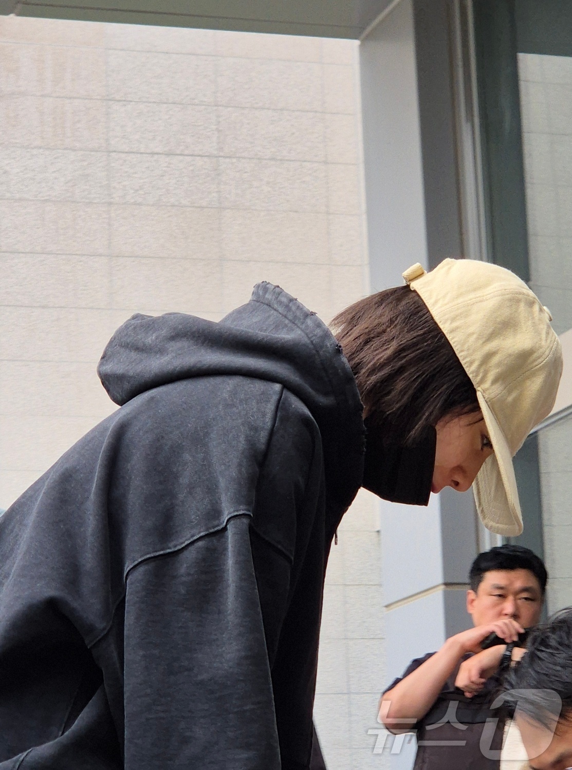 (남양주=뉴스1) 양희문 기자 = 애프터스쿨 출신 가수이자 배우인 나나(35)가 21일 경기 의정부지방법원 남양주지원에 증인으로 출석하고 있다. 나나는 지난해 11월 15일 구리시 …