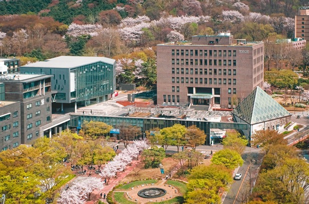 [단독]시도 AI로 쓴다…숭실대 문예창작과, AI 접목 전공과목 만든다