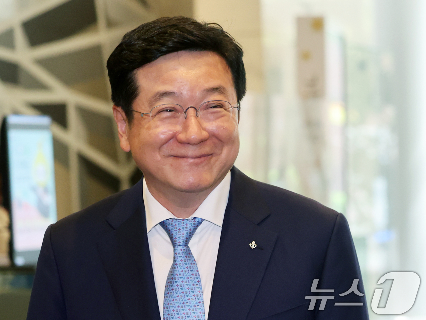 (서울=뉴스1) 황기선 기자 = 이찬희 삼성 준법감시위원회(준감위) 위원장이 21일 오후 서울 서초구 삼성생명 사옥에서 열린 준감위 정례회의에 참석하고 있다.  2026.4.21/ …
