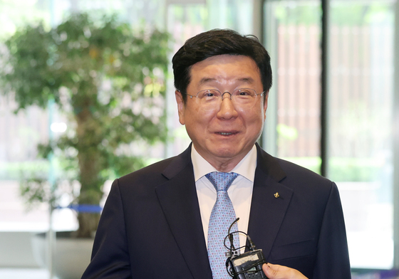 답변하는 이찬희 삼성 준감위원장