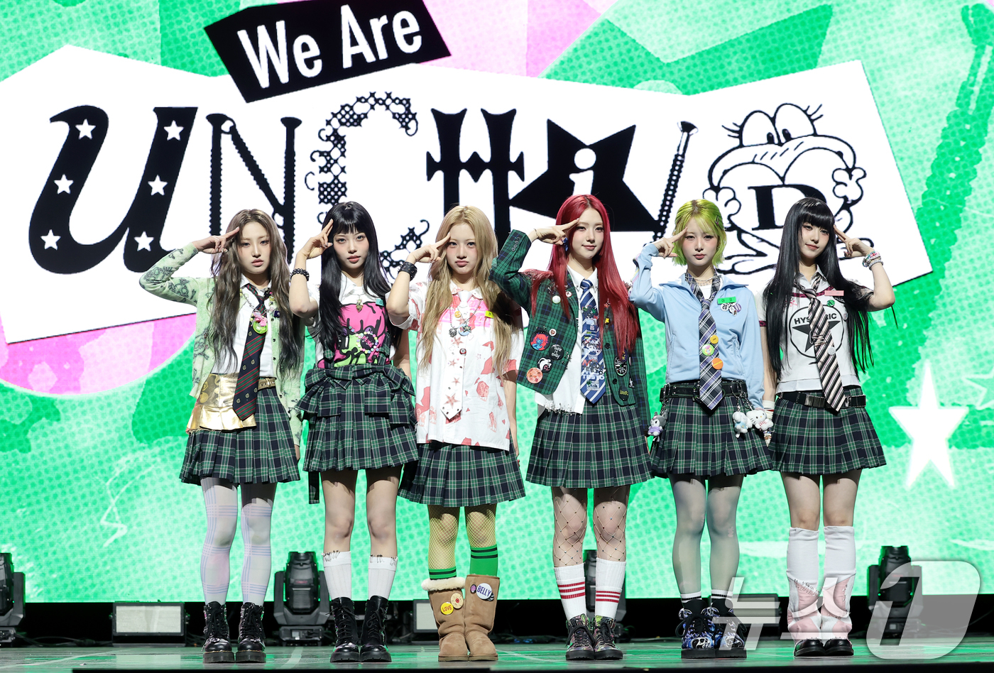 (서울=뉴스1) 권현진 기자 = 그룹 언차일드(UNCHILD)의 히키(왼쪽부터)와 티나, 나하은, 박예은, 아코, 이본이 21일 서울 용산구 블루스퀘어에서 가진 데뷔 싱글  '위 …