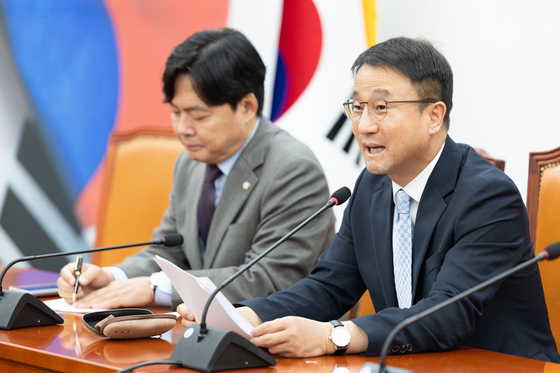 사퇴 의사 밝히는 한병도