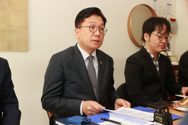 중기부 "로컬 자산 활용한 상권, 지속 성장 지원"