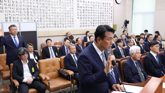 증인 선서하는 김태효 전 국가안보실 1차장