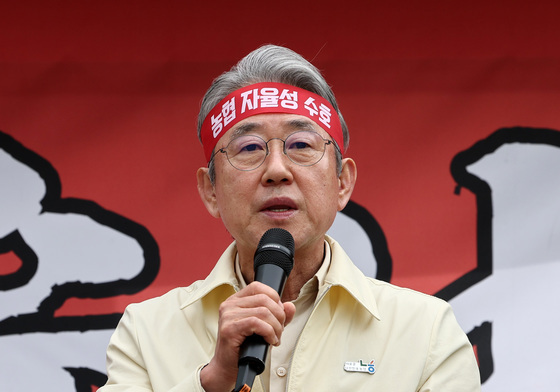 농협 자율성 수호 농민 결의대회 발언하는 강호동 회장