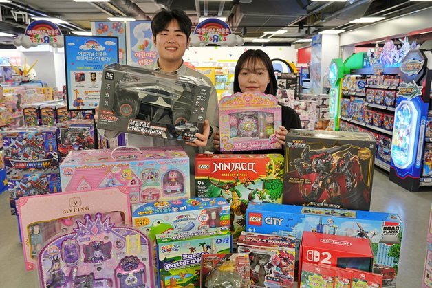 어린이날 선물은 토이저러스에서…"티니핑·레고·헬로카봇이 한자리에"