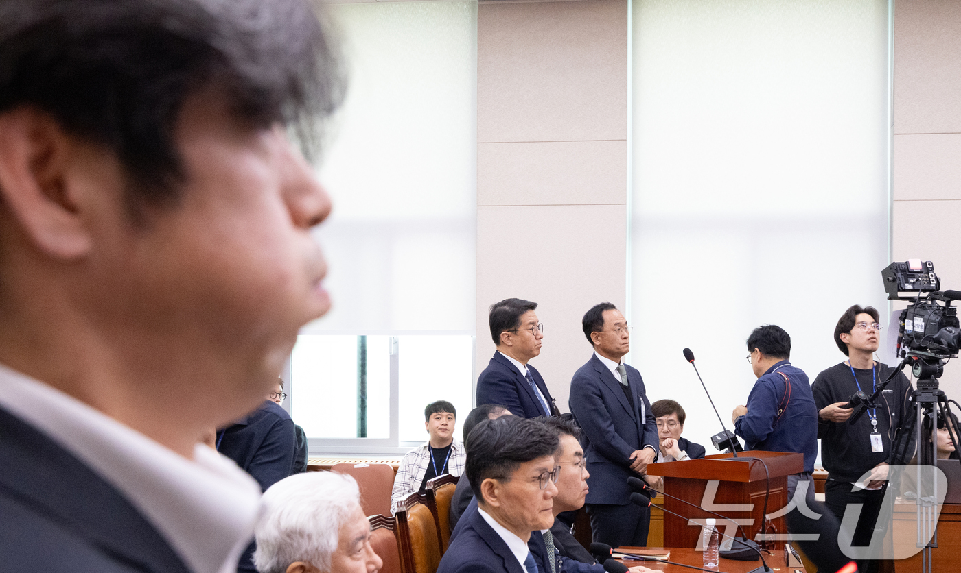 (서울=뉴스1) 이승배 기자 = 21일 서울 여의도 국회에서 열린 윤석열 정권 정치검찰 조작기소 의혹 사건 진상규명 국정조사특별위원회 서해 공무원 피격·통계조작·‘윤석열 명예훼손’ …