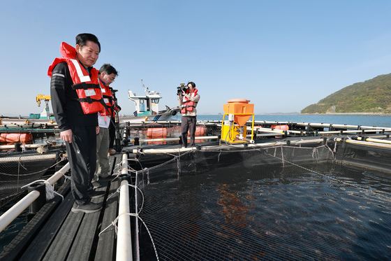 정청래 대표, 통영 욕지도 고등어 양식장 현장 방문