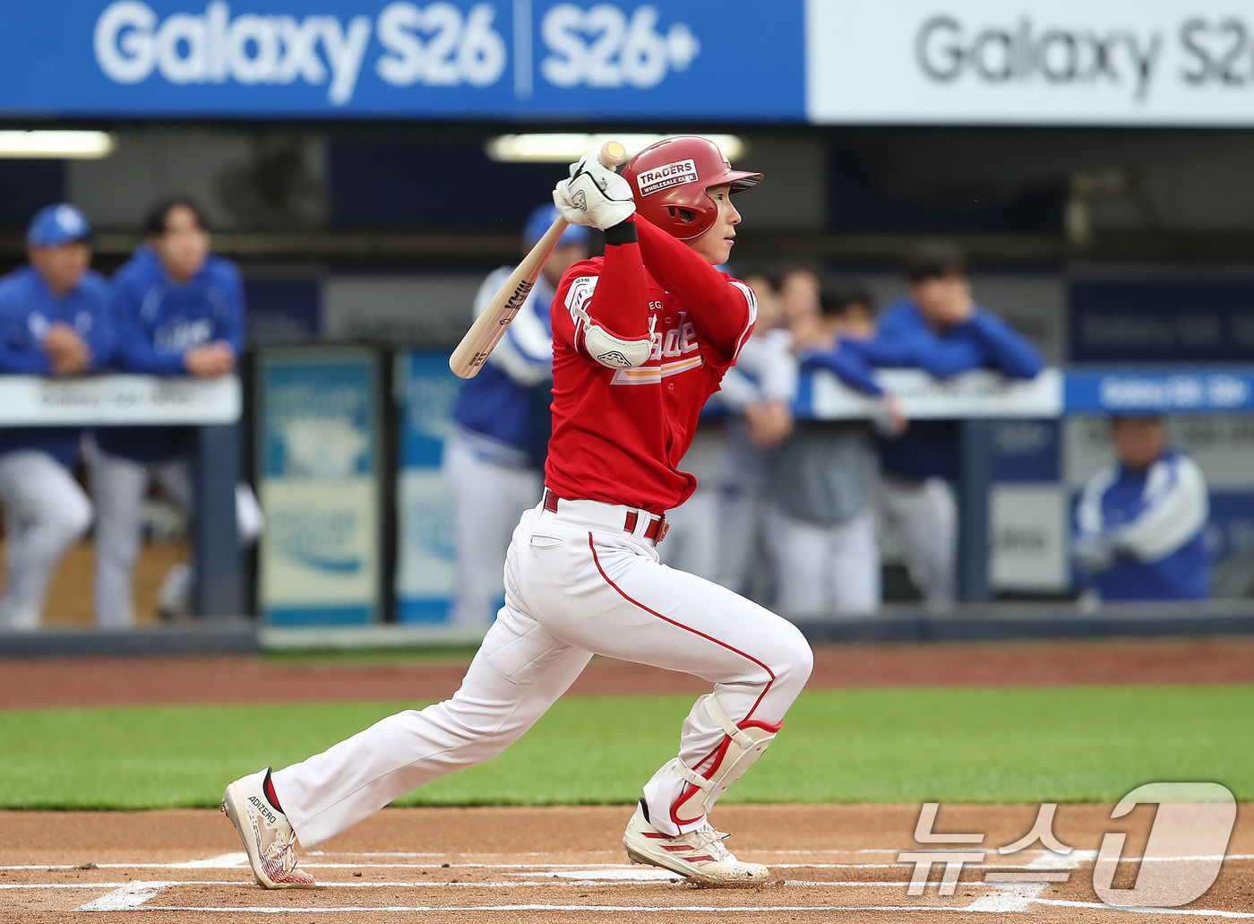 (대구=뉴스1) 공정식 기자 = 21일 오후 대구 삼성라이온즈파크에서 열린 프로야구 '2026 신한 SOL KBO리그' SSG 랜더스와 삼성 라이온즈의 경기, 1회초 SSG 선두타 …