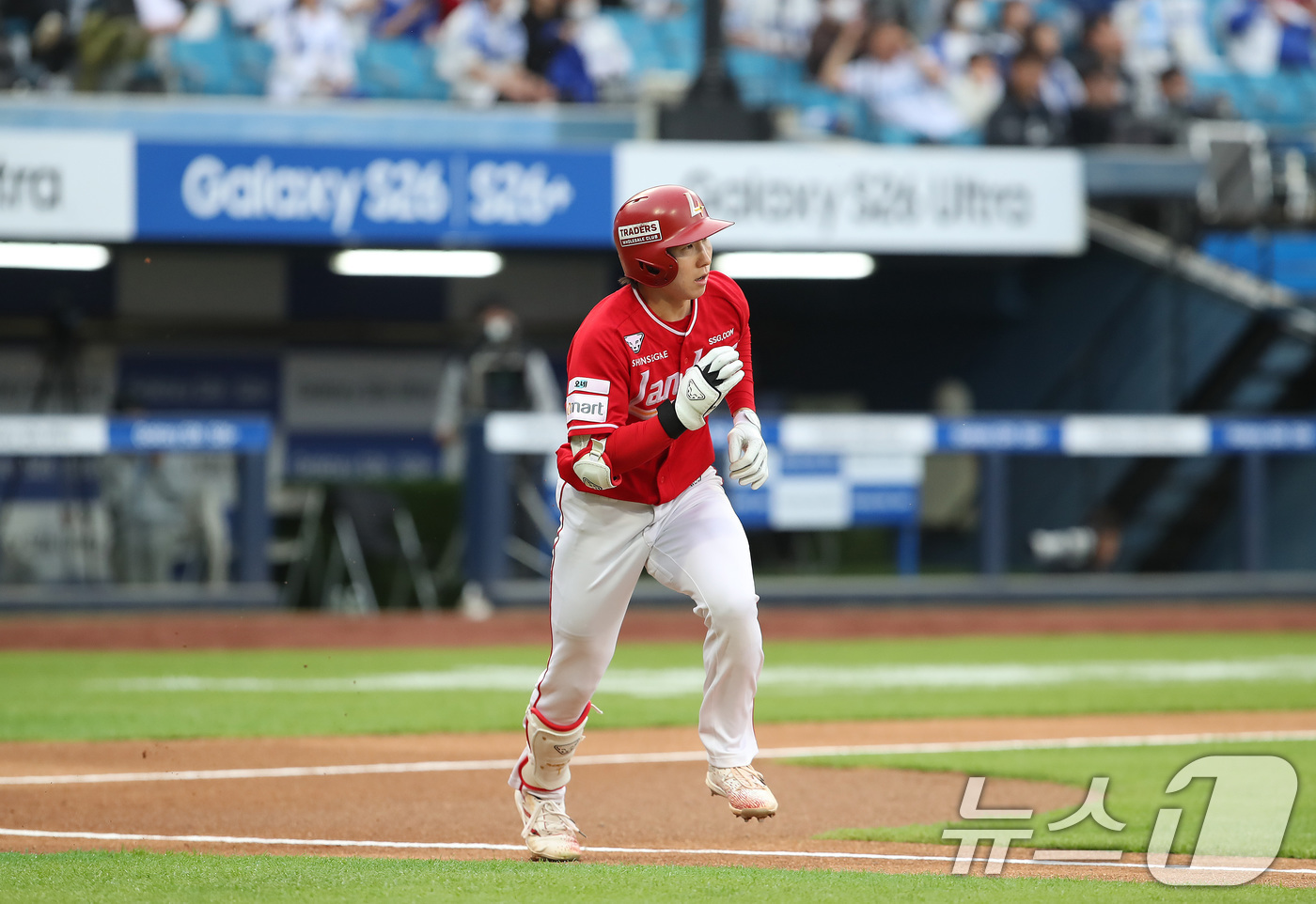 (대구=뉴스1) 공정식 기자 = 21일 오후 대구 삼성라이온즈파크에서 열린 프로야구 '2026 신한 SOL KBO리그' SSG 랜더스와 삼성 라이온즈의 경기, 1회초 SSG 선두타 …