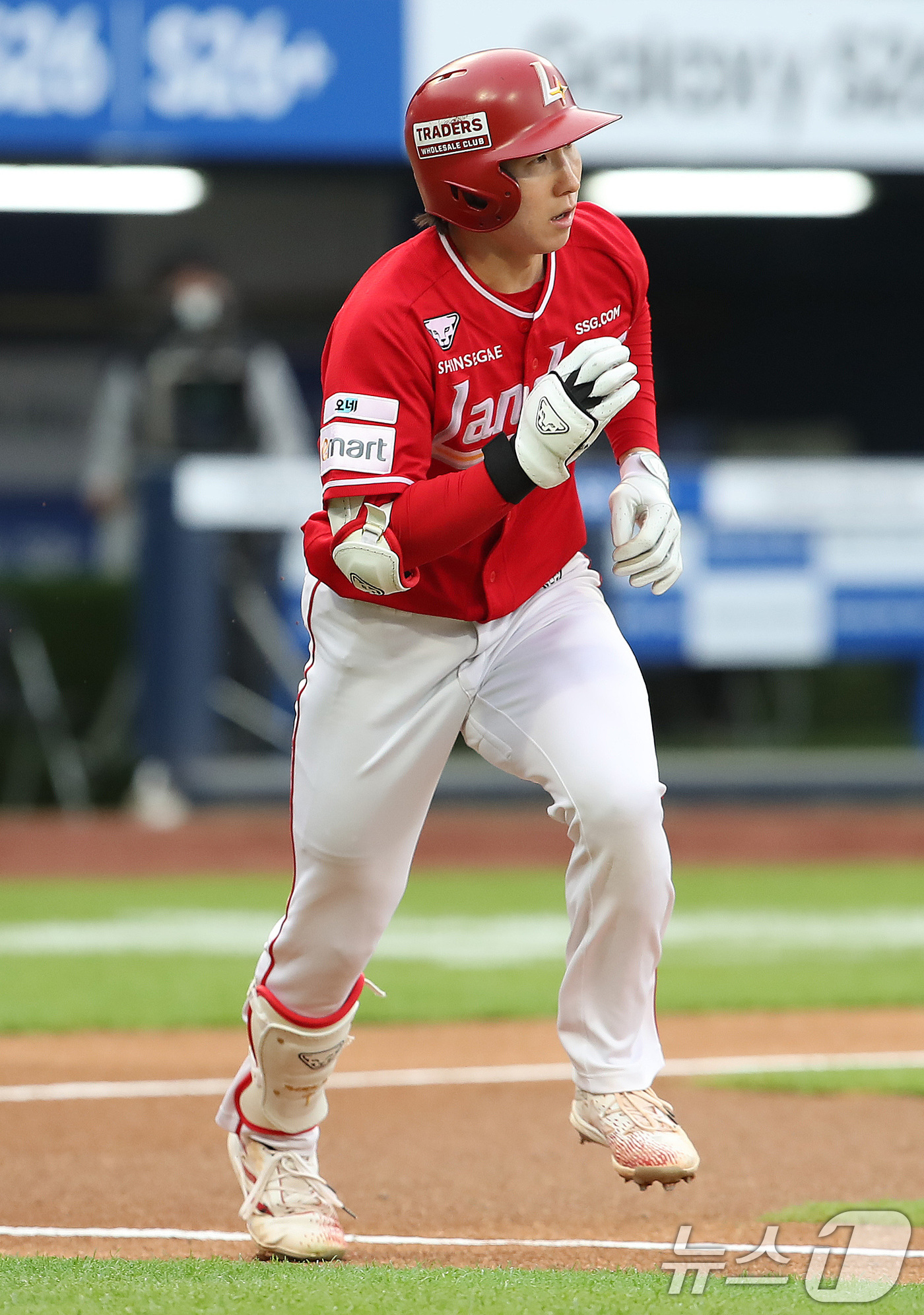 (대구=뉴스1) 공정식 기자 = 21일 오후 대구 삼성라이온즈파크에서 열린 프로야구 '2026 신한 SOL KBO리그' SSG 랜더스와 삼성 라이온즈의 경기, 1회초 SSG 선두타 …