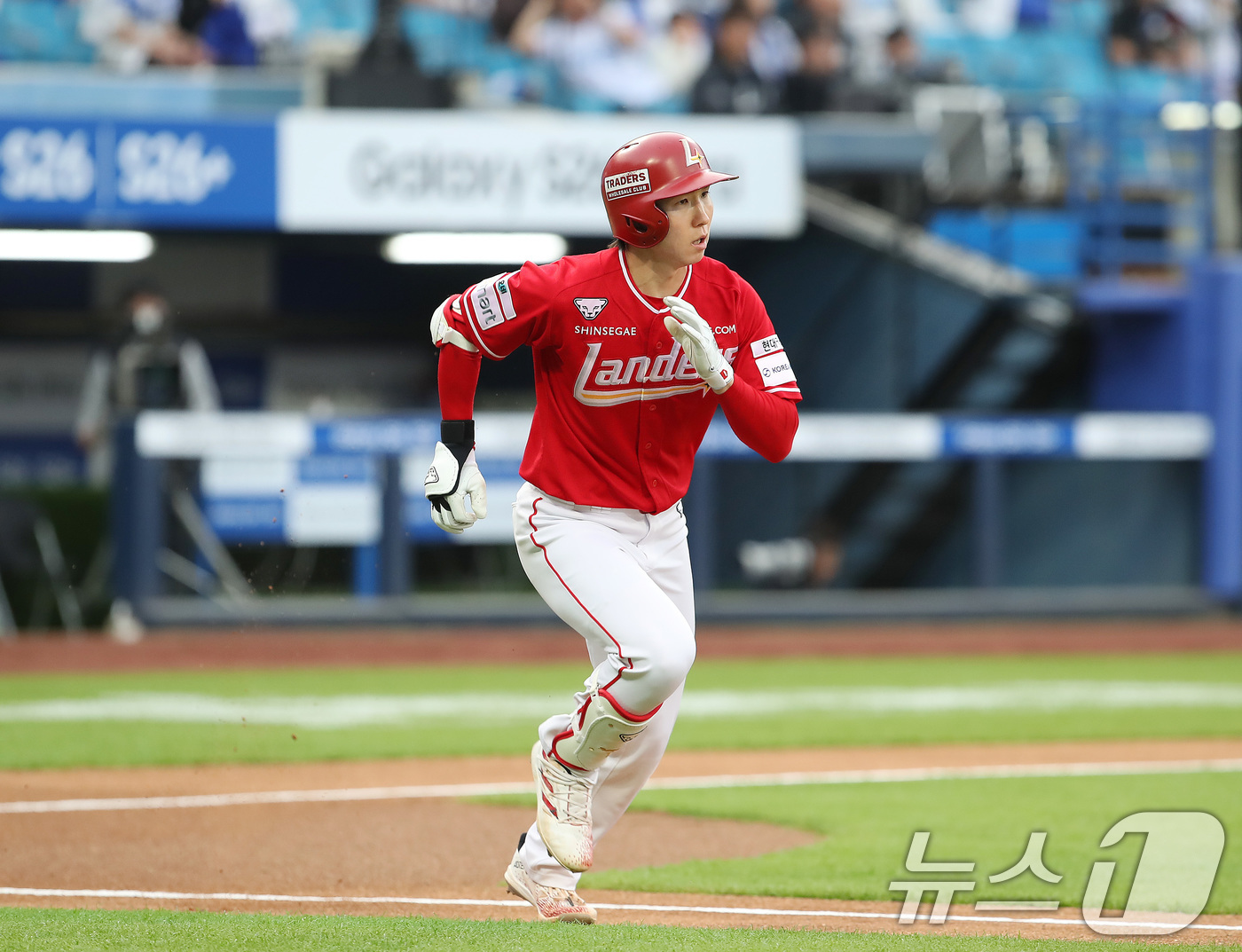 (대구=뉴스1) 공정식 기자 = 21일 오후 대구 삼성라이온즈파크에서 열린 프로야구 '2026 신한 SOL KBO리그' SSG 랜더스와 삼성 라이온즈의 경기, 1회초 SSG 선두타 …