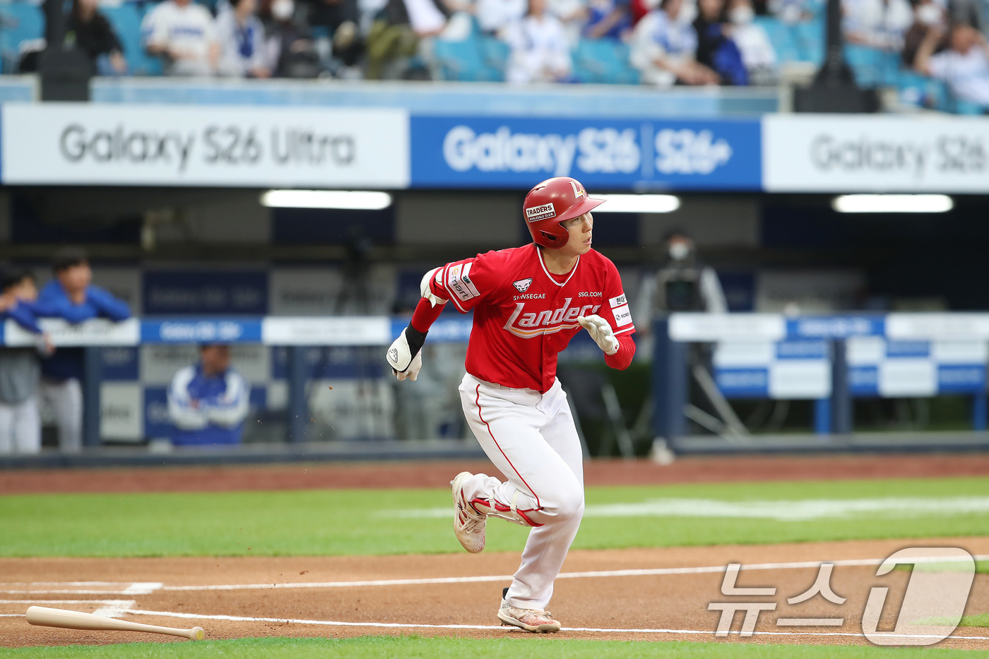 (대구=뉴스1) 공정식 기자 = 21일 오후 대구 삼성라이온즈파크에서 열린 프로야구 '2026 신한 SOL KBO리그' SSG 랜더스와 삼성 라이온즈의 경기, 1회초 SSG 선두타 …