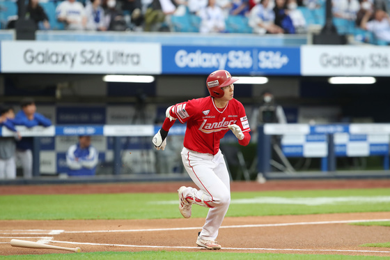 프로야구 새역사 쓴 SSG 박성한, 19경기 연속 안타