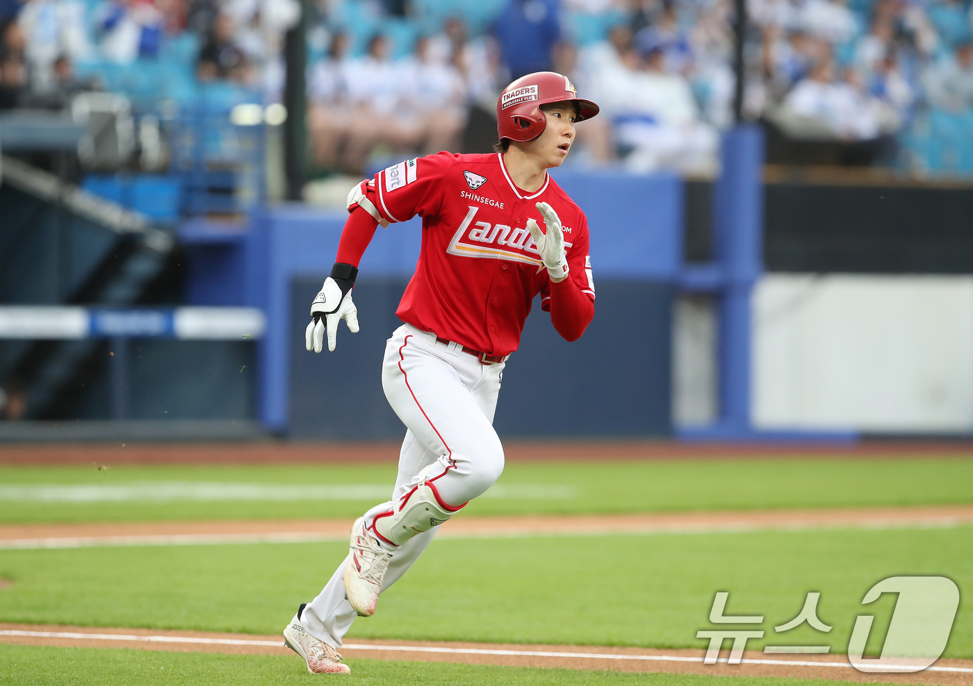 (대구=뉴스1) 공정식 기자 = 21일 오후 대구 삼성라이온즈파크에서 열린 프로야구 '2026 신한 SOL KBO리그' SSG 랜더스와 삼성 라이온즈의 경기, 1회초 SSG 선두타 …