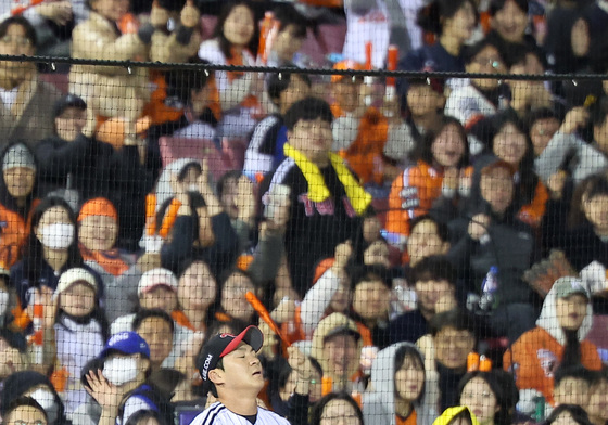 아쉬워하는 오지환