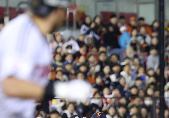 김태연, 안정적인 수비