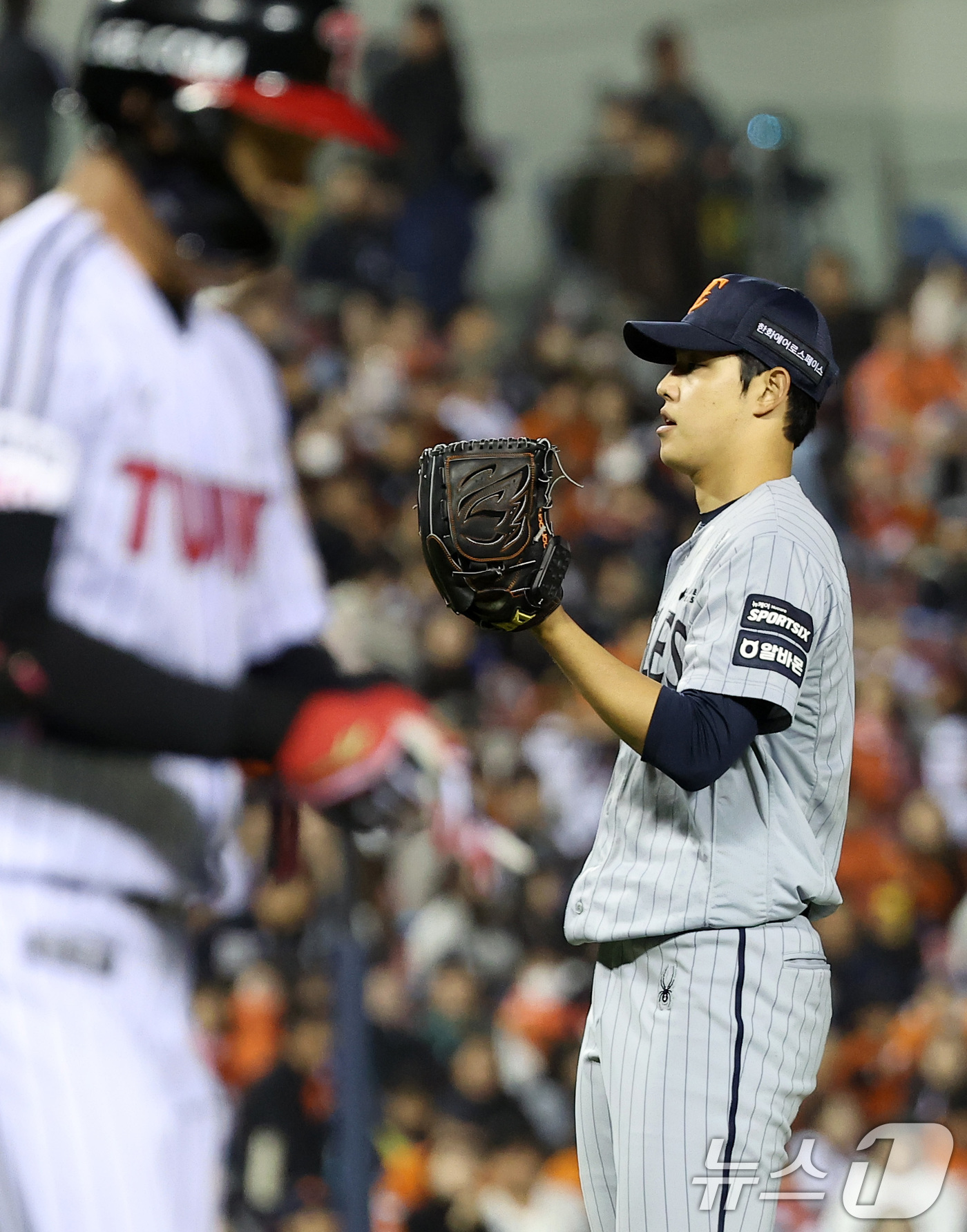 (서울=뉴스1) 김성진 기자 = 21일 서울 송파구 잠실야구장에서 열린 '2026 신한 SOL KBO리그' 한화 이글스와 LG 트윈스의 경기, 한화 선발 문동주가 4회말 1사 1, …