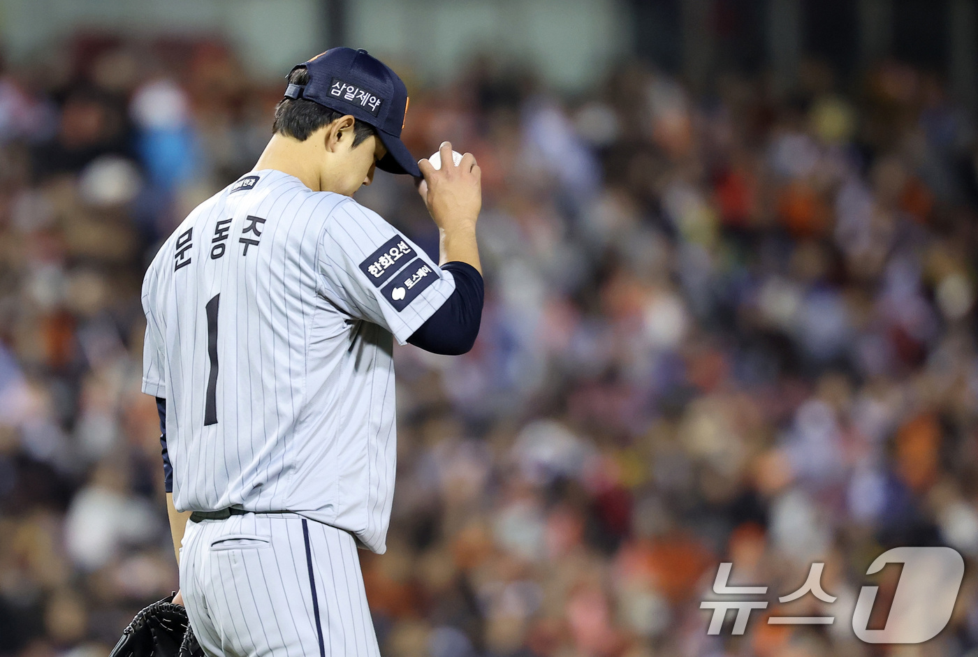 (서울=뉴스1) 김성진 기자 = 21일 서울 송파구 잠실야구장에서 열린 '2026 신한 SOL KBO리그' 한화 이글스와 LG 트윈스의 경기, 한화 선발 문동주가 4회말 1사 2, …