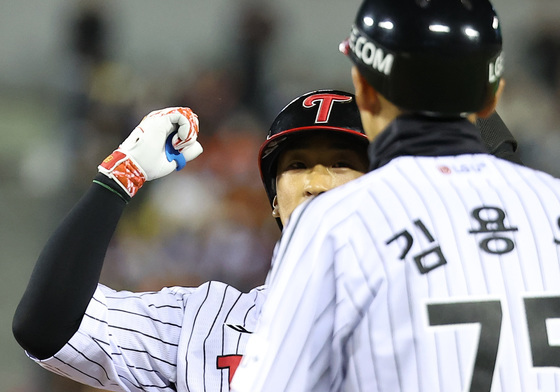 2타점 적시타 송찬의