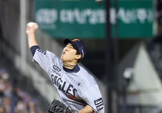 투구하는 한화 박상원