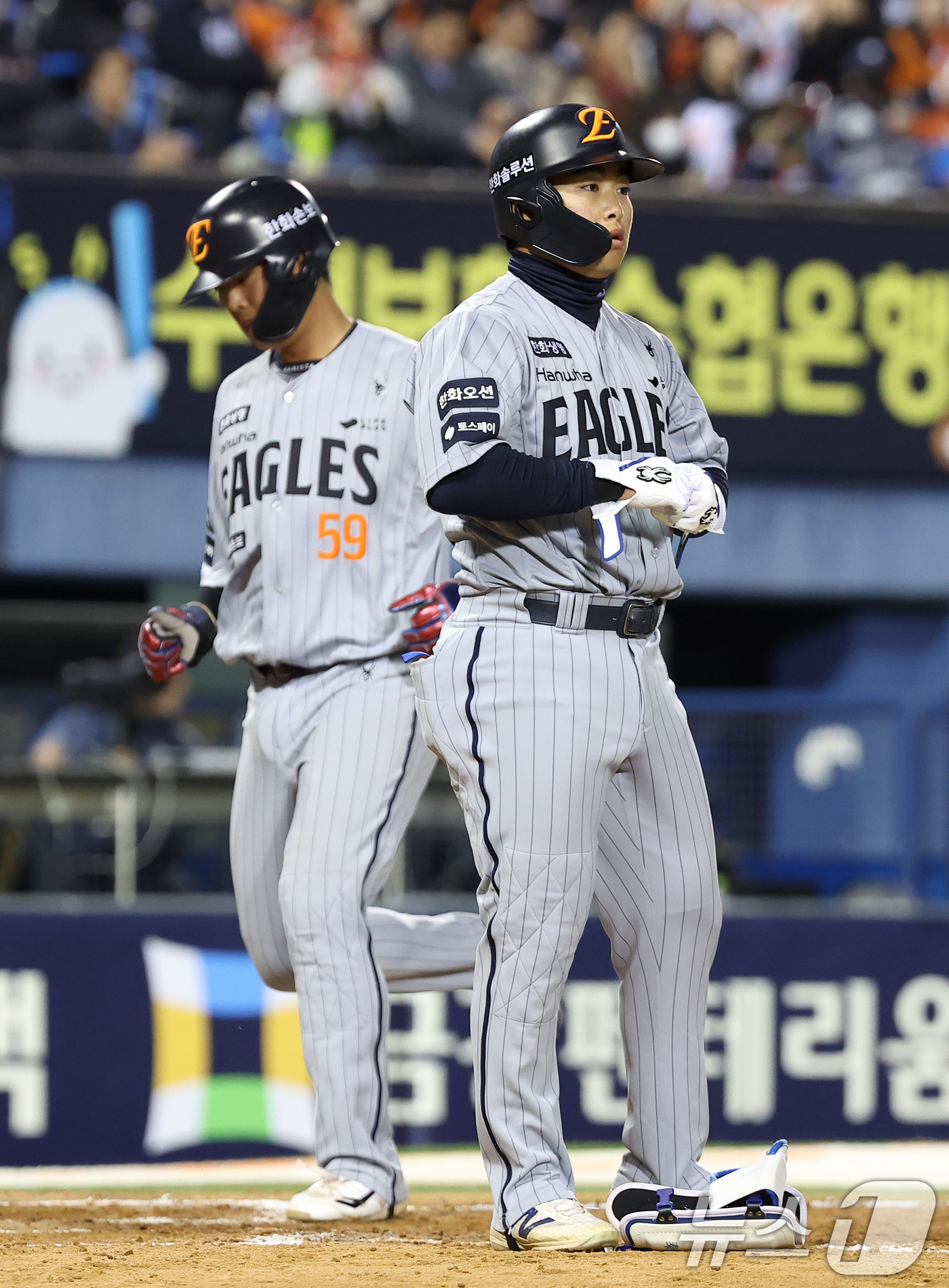 (서울=뉴스1) 김성진 기자 = 21일 서울 송파구 잠실야구장에서 열린 '2026 신한 SOL KBO리그' 한화 이글스와 LG 트윈스의 경기, 한화 문현빈이 7회초 1사 만루 상황 …