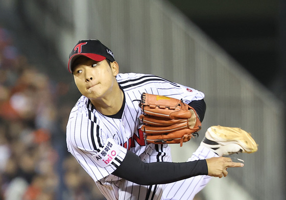 투구하는 우강훈