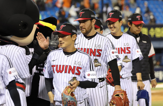 오스틴의 결승타에 승리 거둔 LG