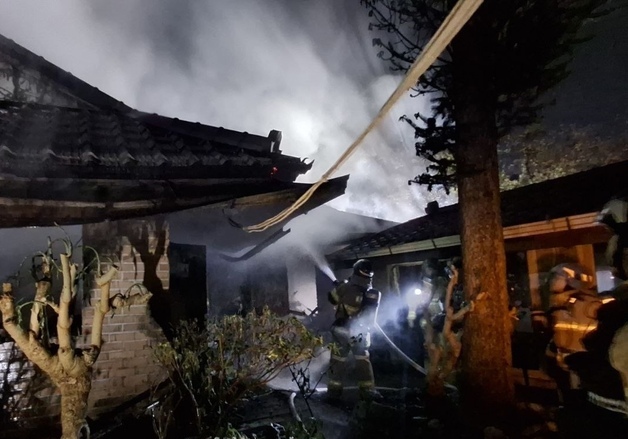 수원 하광교동 음식점서 불…인명 피해 없어