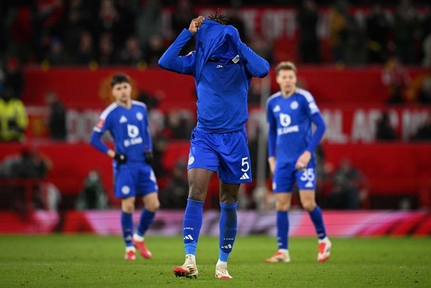 '10년 전 EPL 우승 동화' 레스터, 3부리그 강등 충격