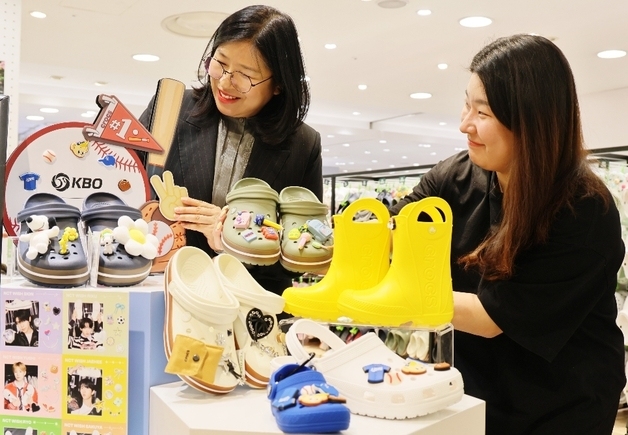 롯데백화점 상인점, 서머 슈즈 '크록스 리사이클 특집전'