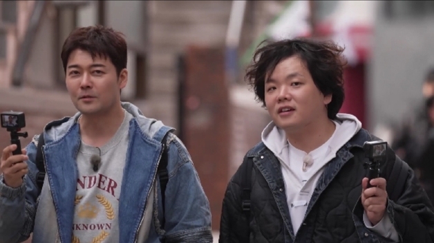 77년생 전현무, 초등학생 '87년생 어머니'에 당황…인터뷰 급종료 '폭소'